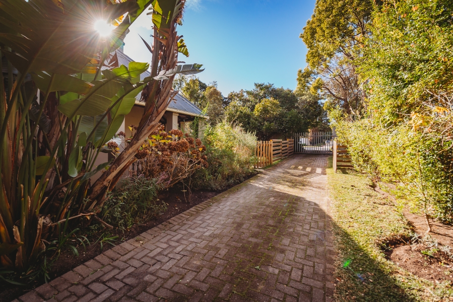 6 Bedroom Property for Sale in Heatherlands Western Cape